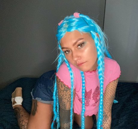 adultekra Profile pic