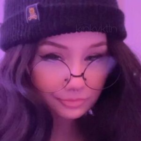 Mae Kinkykttn onlyfans strip tease