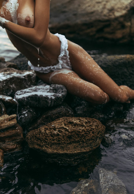 irina moore_ onlyfans nude content