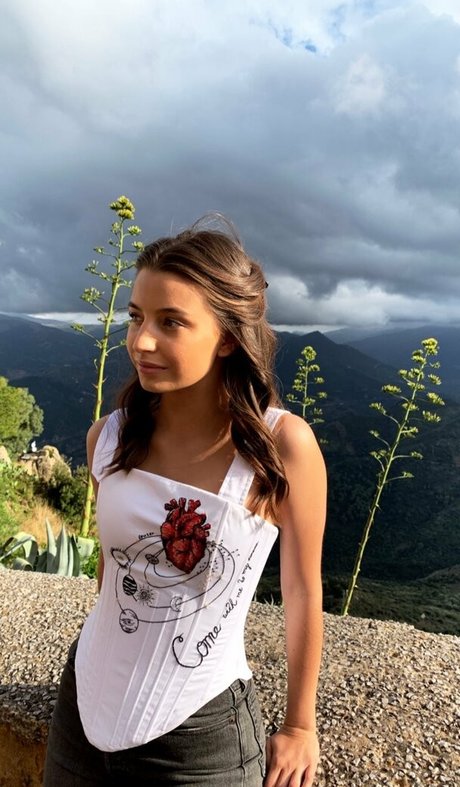 Julia Wieniawa onlyfans nude leak