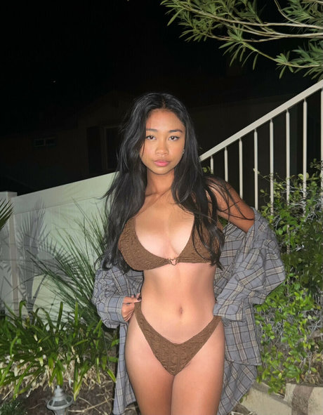 mar1uhh onlyfans topless