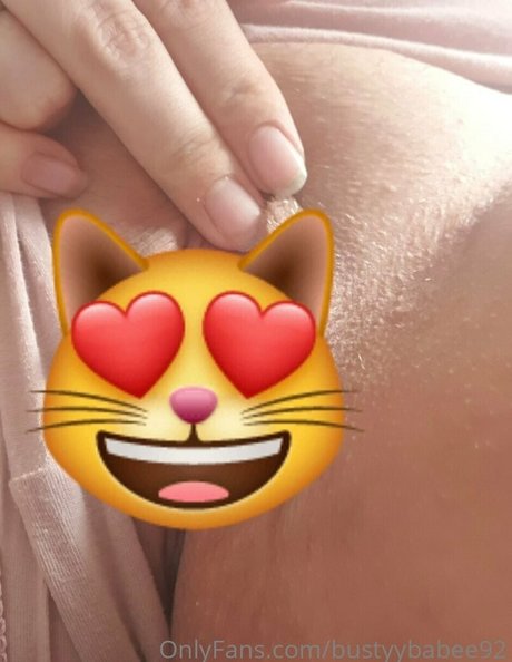 bustyybabee92 onlyfans photos