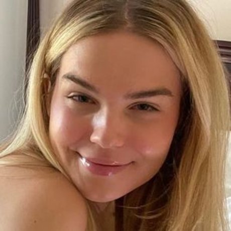 TheSupremeSisters onlyfans model images