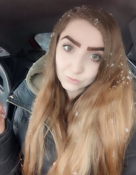 Crystal r1992 onlyfans explicit content