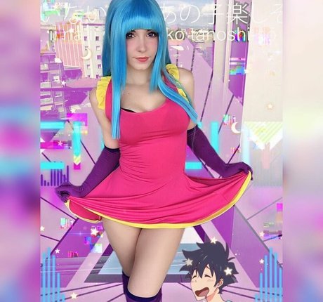 lady pizza hug Profile pic