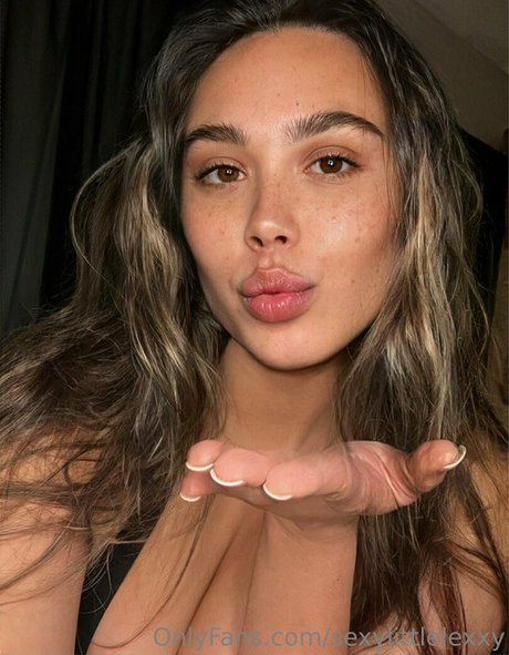 sexylittlelexxy only fans leaks