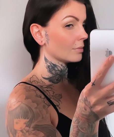 Recognise This Girl onlyfans nude pictures