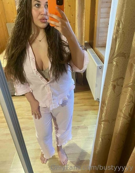 bustyyyyy porn onlyfans