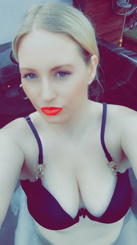 Kinkerbells1 onlyfans photo