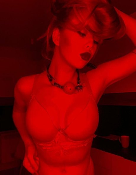 hot blonda only fans nude