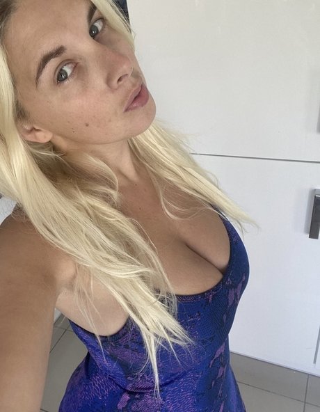 Holly Ann Muldoon onlyfans naked porn