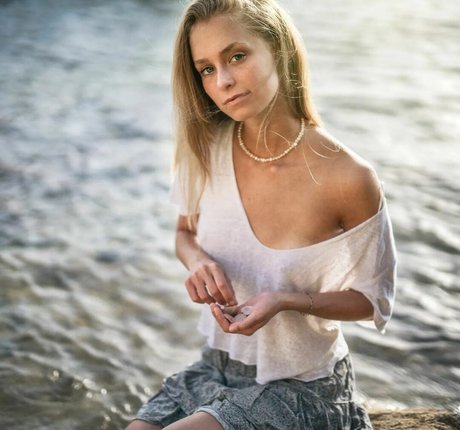 elabarkay onlyfans free porn