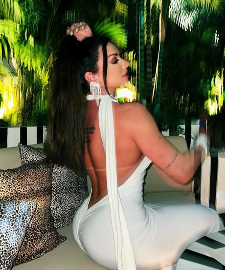 Juliana Salimeni onlyfans pics