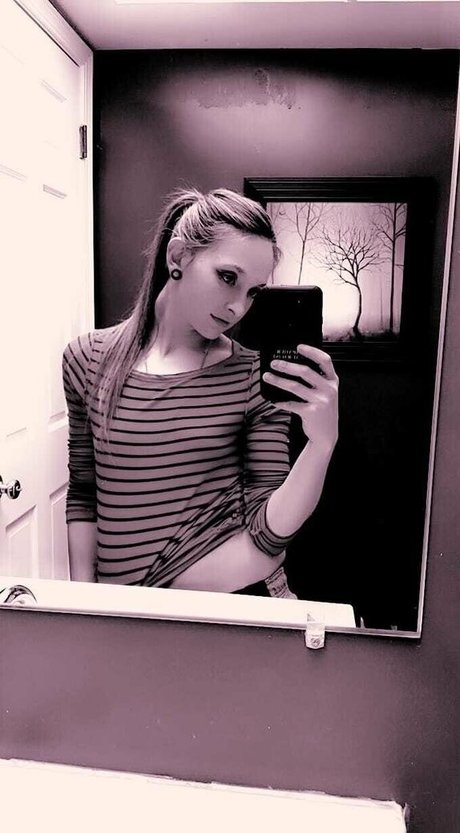 aurieleann onlyfans nude pictures