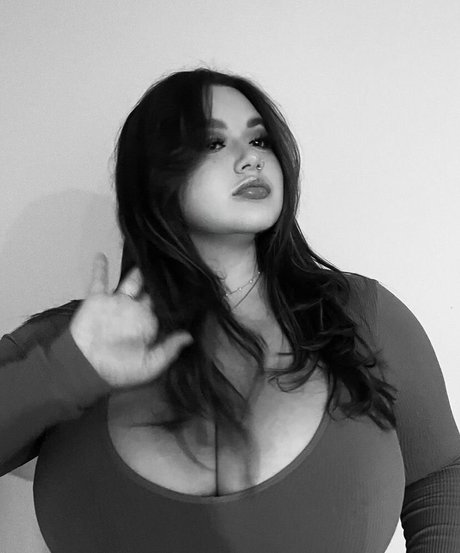 Sara M nude on onlyfans