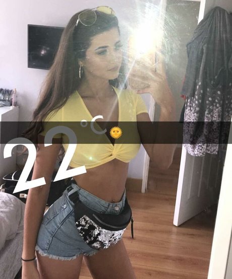 Laura Brophy onlyfans nude photos