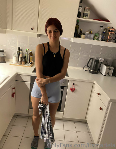 summer onlyfans nudes self-portrait