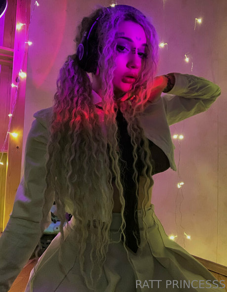 Ratt Princesss onlyfans strip