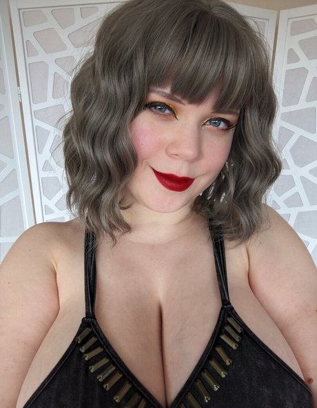 Naomiwastaken boobs onlyfans