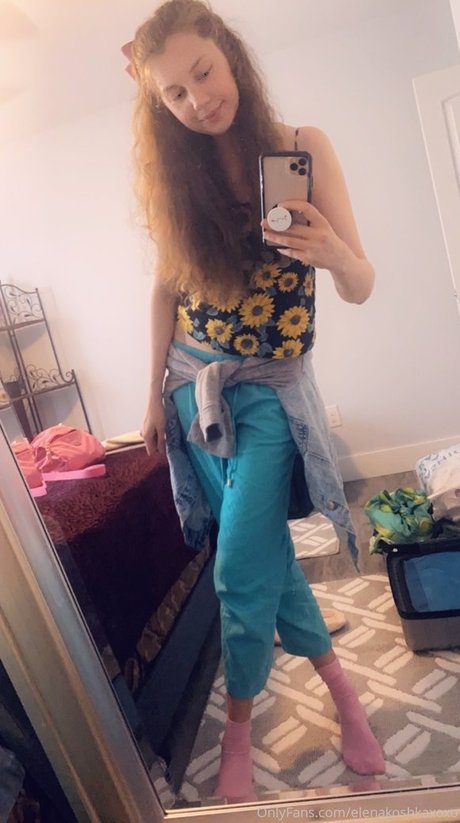 Elenakoshkaxoxo naked onlyfans pics