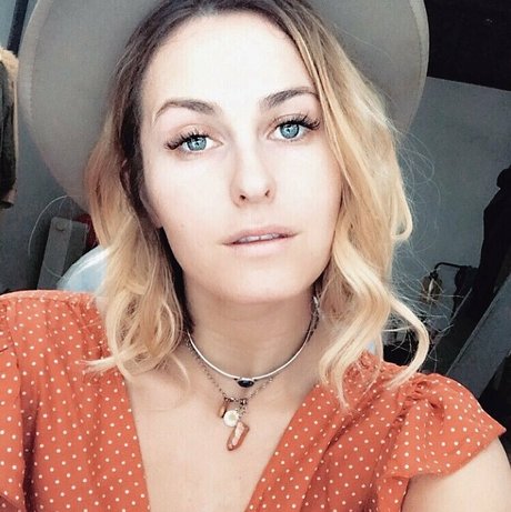 Scout Taylor Compton onlyfans post