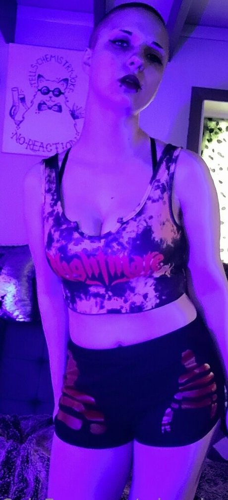 miramira420 onlyfans topless