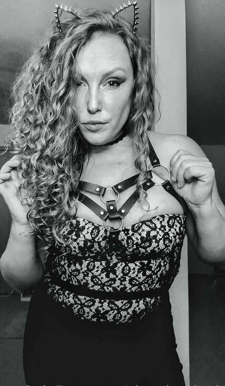 snow bunny907 onlyfans leak naked