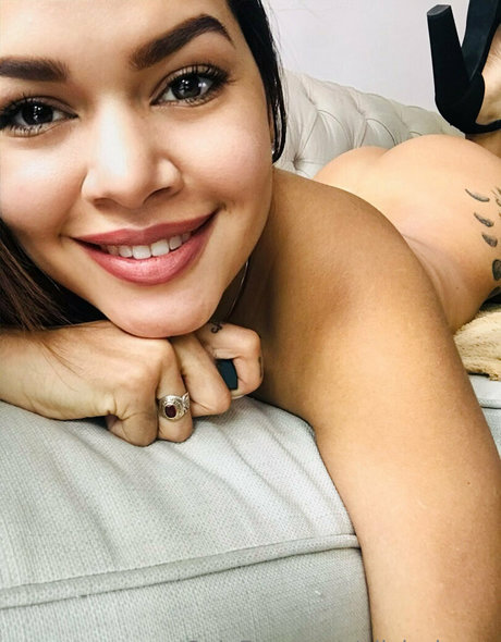 sofia jones2 naked leaked onlyfans