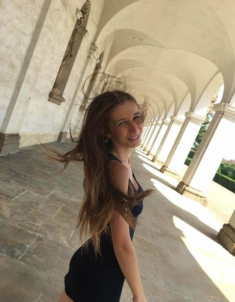 esterfreee onlyfans content type