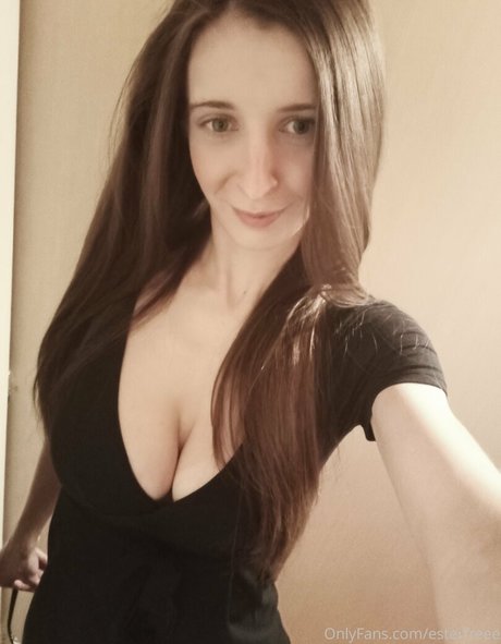 esterfreee only fans pic