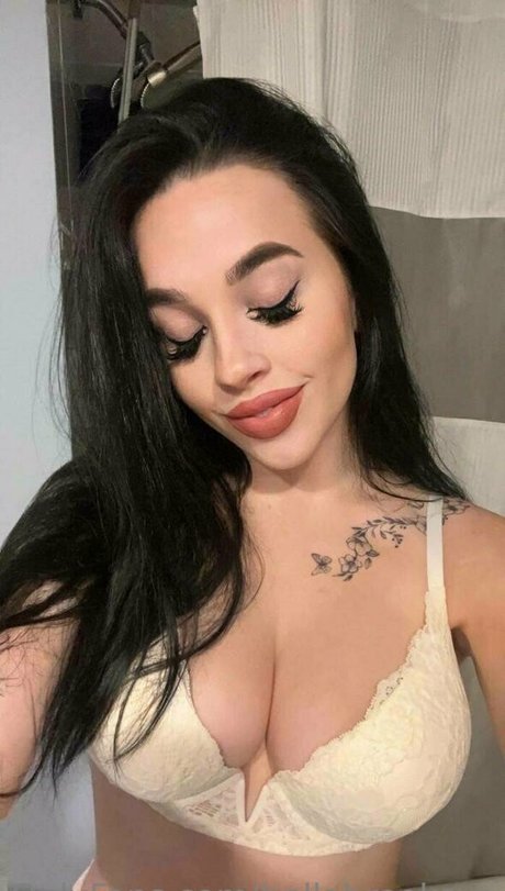 bellabrooksxo onlyfans naked