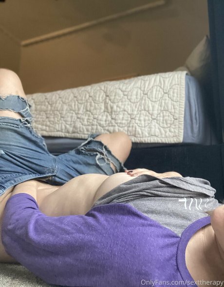 sexttherapy only fans leaks