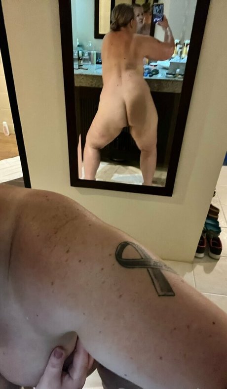 betina poulsen onlyfans posts