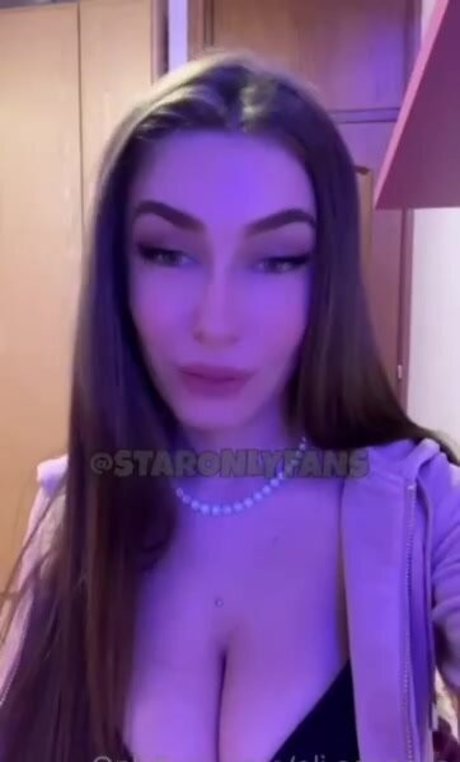 Elisa Esposito Profile pic