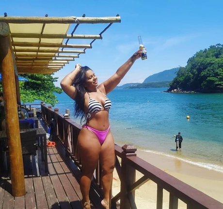 Pattricia Araujo onlyfans model images