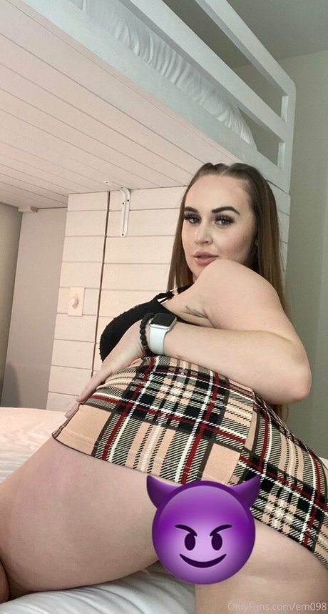 em098 onlyfans pic