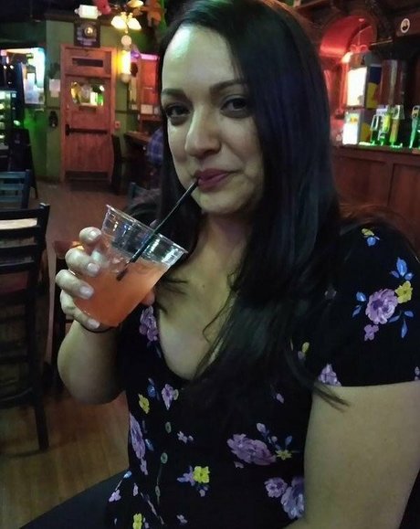 Dark Haired Brunette onlyfans leaked