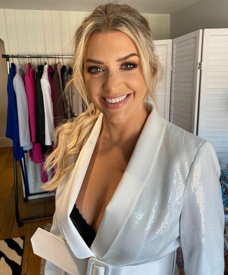 Anna Williamson leaked onlyfans.