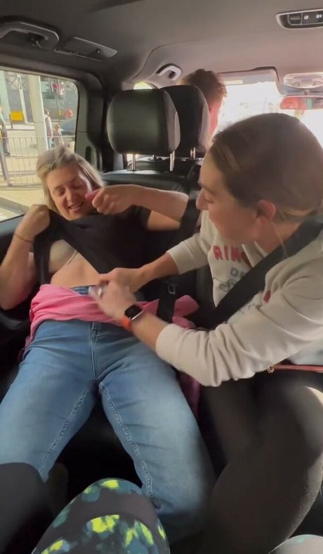 Anna Williamson topless onlyfans