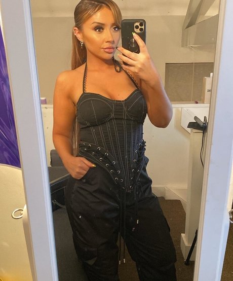 Kimberly Hart Simpson nude onlyfans leak