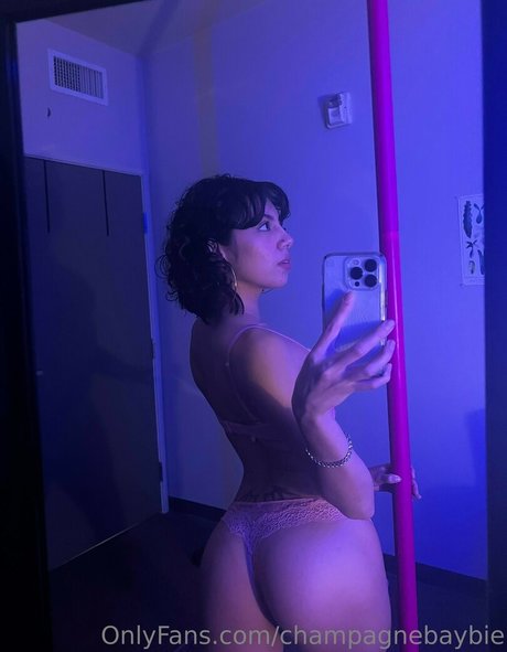 champagnebaybie onlyfans public photos