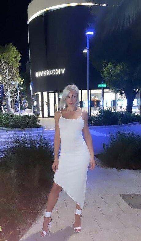 Paula Dinamicah onlyfans nude pics