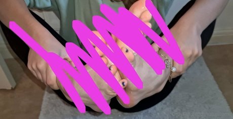 lunastorm onlyfans topless