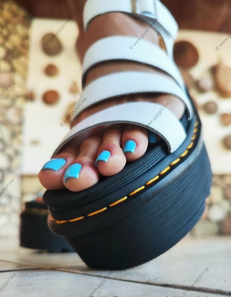 atomictoez onlyfans porn nude