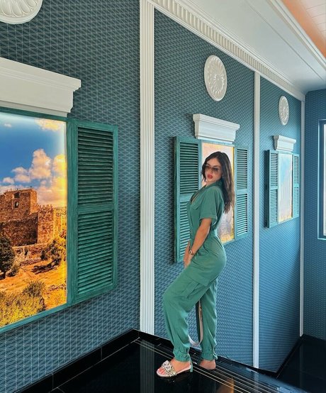 Jennychallita onlyfans model images