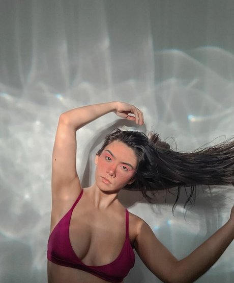 Bella Barp nude on onlyfans