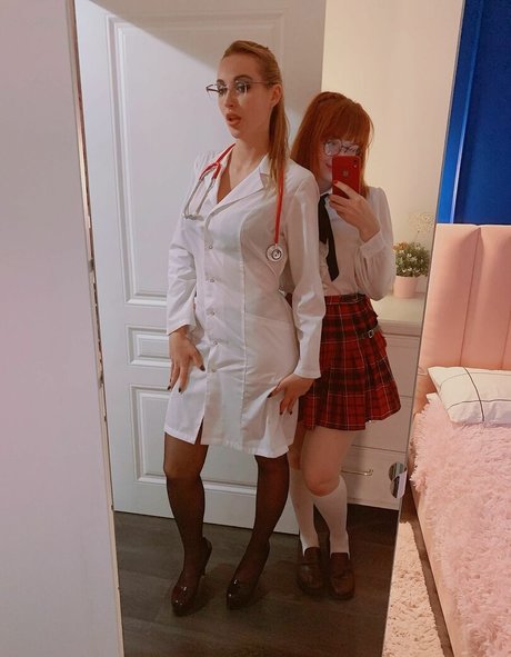 Lilslvkitten only fans photos