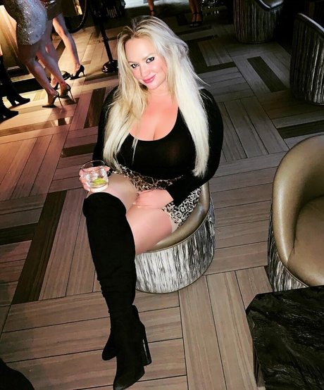 BlondiePomie only fans pictures