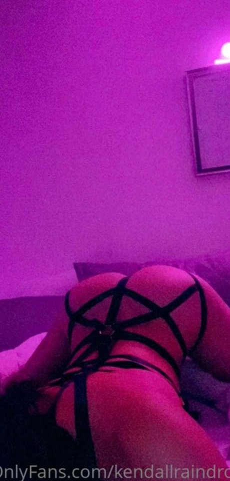 Kendallraindrop onlyfans nude tits