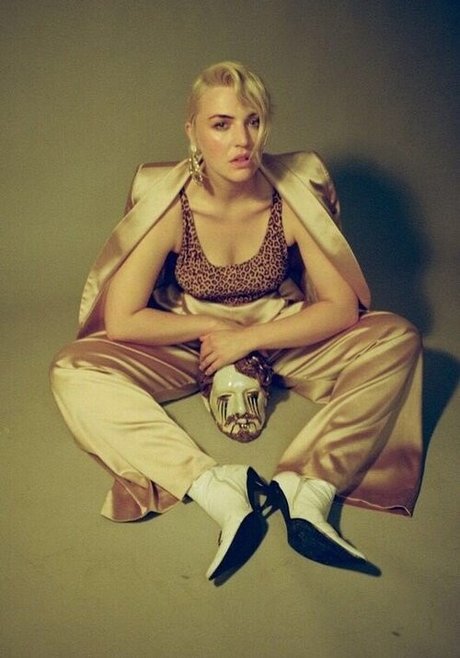 Self Esteem onlyfans content type